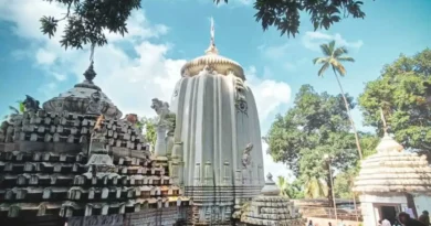 Kapilash Temple Dhenkanal – Ancient Shiva Temple in Odisha | Scenic View of Kapilash Mandir Surrounded by Nature