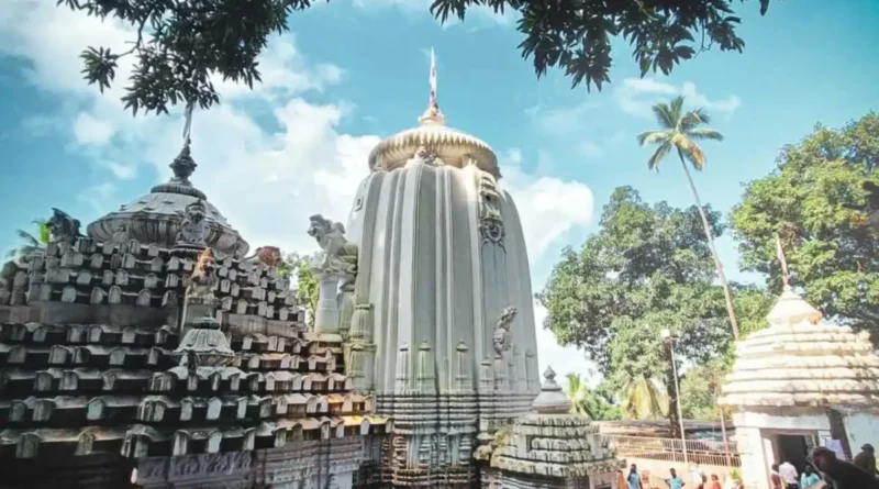 Kapilash Temple Dhenkanal – Ancient Shiva Temple in Odisha | Scenic View of Kapilash Mandir Surrounded by Nature